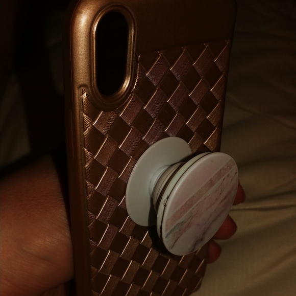 Iphone xs phone case with popsocket attached gold - Picture 2 of 4